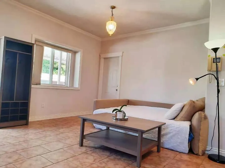 Cici Villa, Close To Skytrain And Airport Vancouver Villa