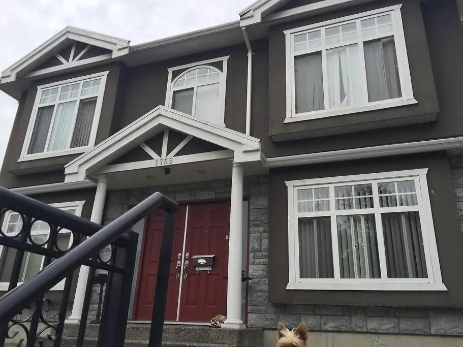 Cici Villa, Close To Skytrain And Airport Vancouver Villa